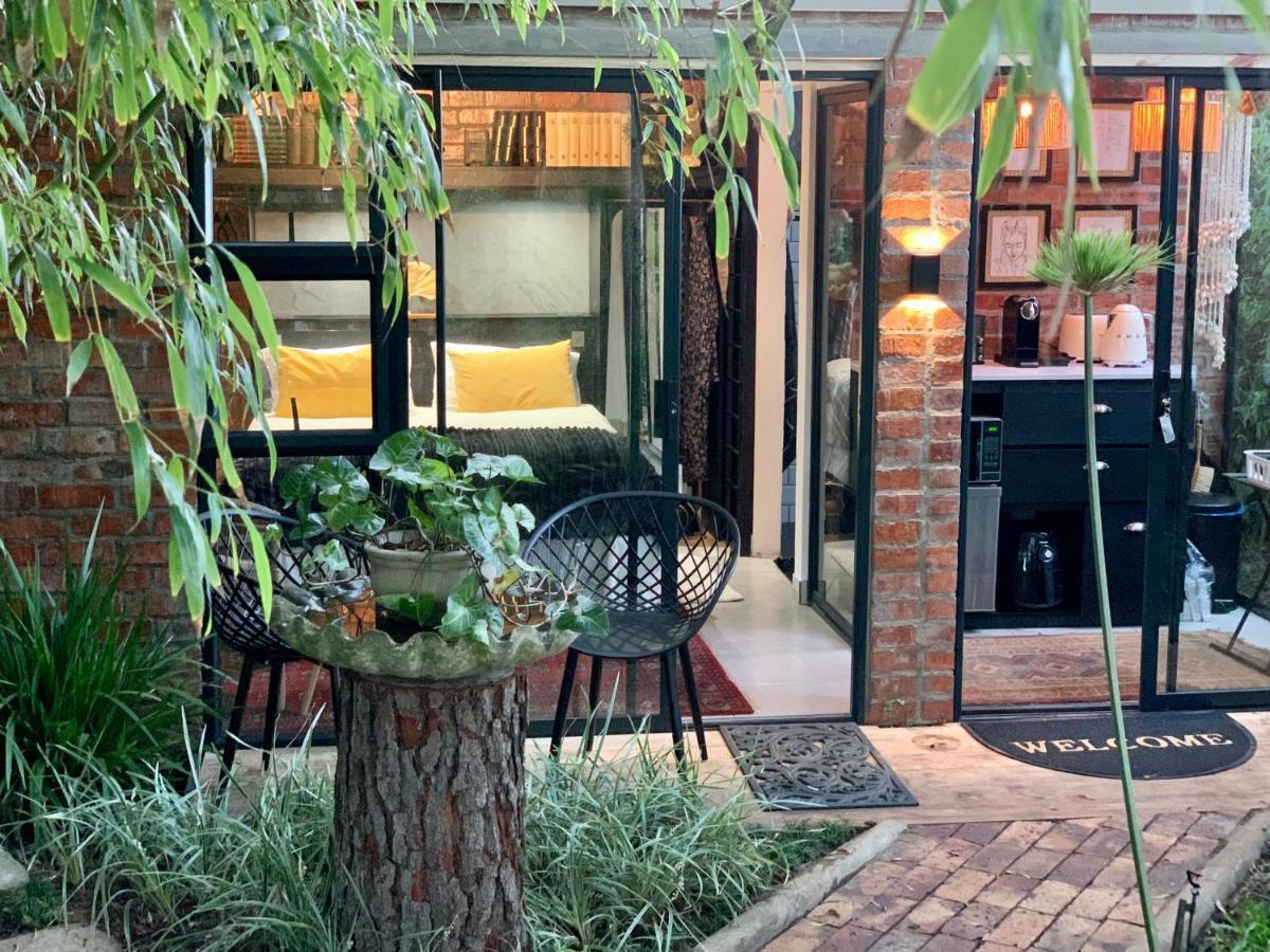 Апартаменты The Secret Garden Hideaway Моссел-Бей Экстерьер фото